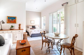 Ideally located garden cottage